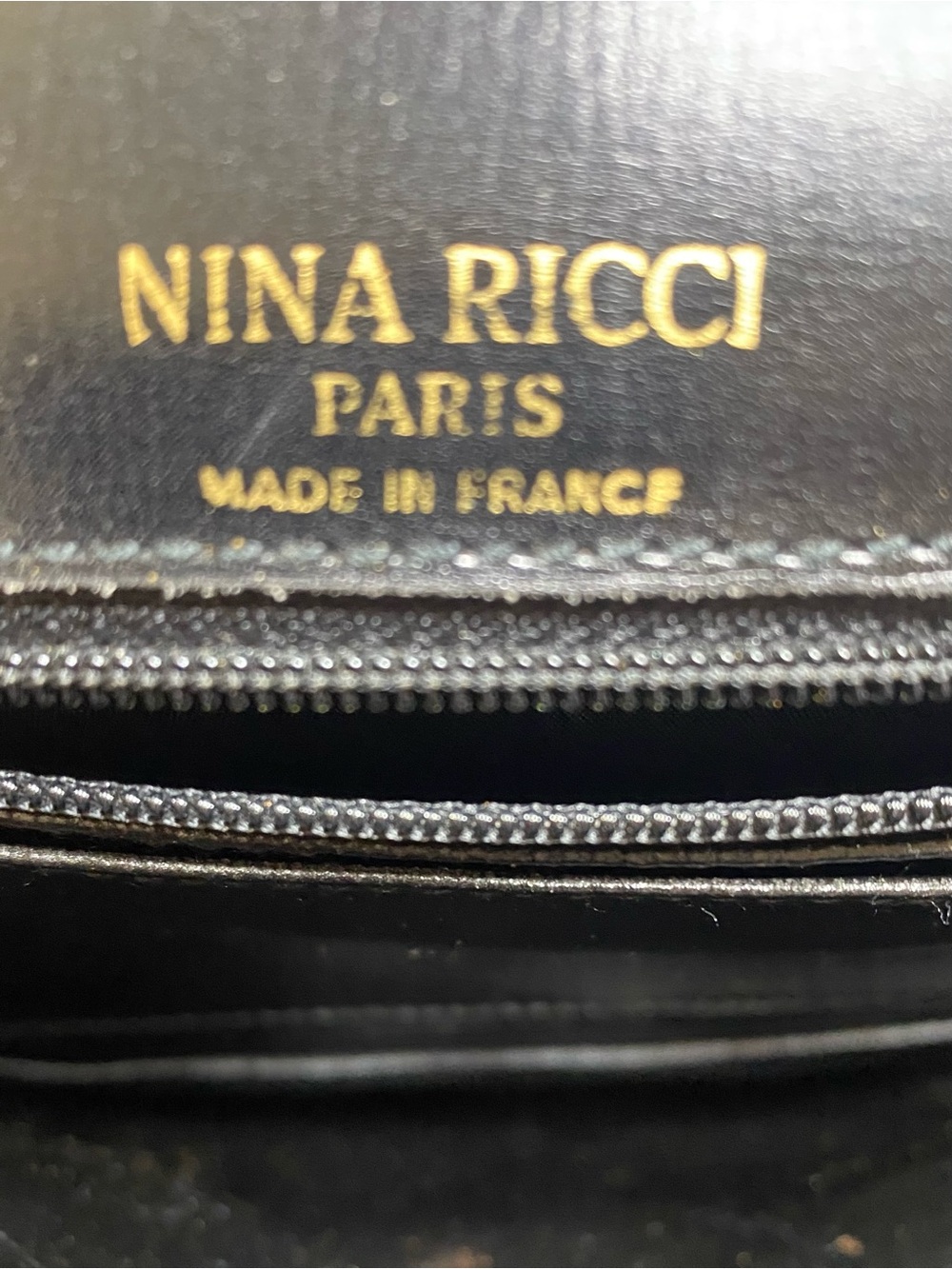 Vintage Nina Ricci Black Leather Envelope Shoulder Bag Gold Clasp Classic - Picture 5 of 11